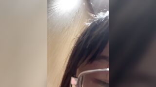 Nhân viên Kế toán Công Ty, Kính Cận Vú To Múp Public ở WC Cu giả thủ dâm live sex